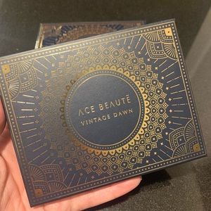 Vintage Dawn Eye Shadow Pallette